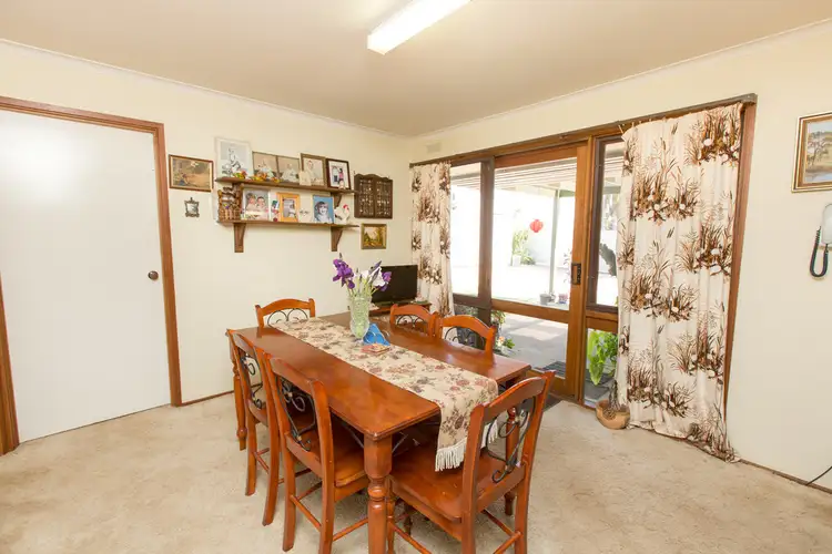 Sixth view of Homely house listing, 8 Ash Court, Red Cliffs VIC 3496