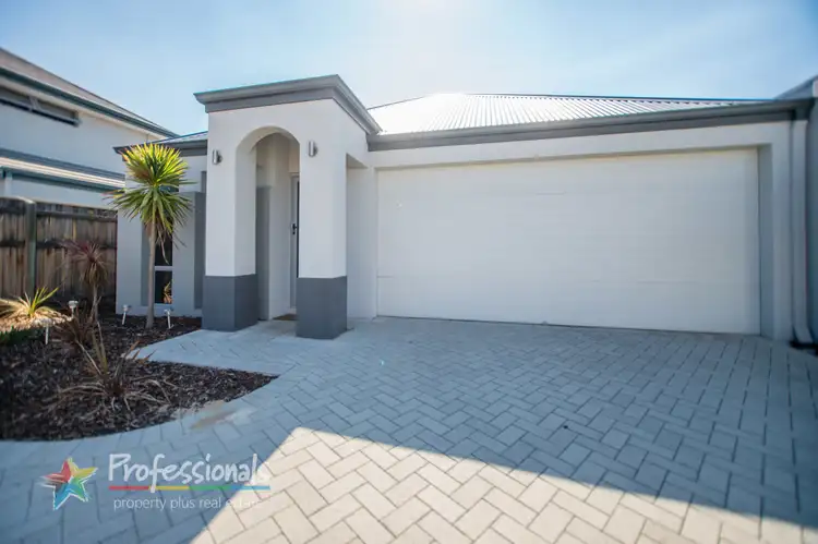 Second view of Homely house listing, 1/18 Malting Court, Canning Vale WA 6155