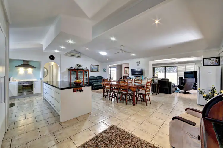 17 Fairway Dve, Bargara QLD 4670