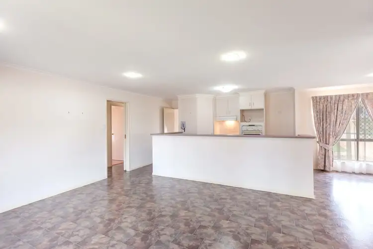 Second view of Homely house listing, 7 Daisy Court, Middle Ridge QLD 4350