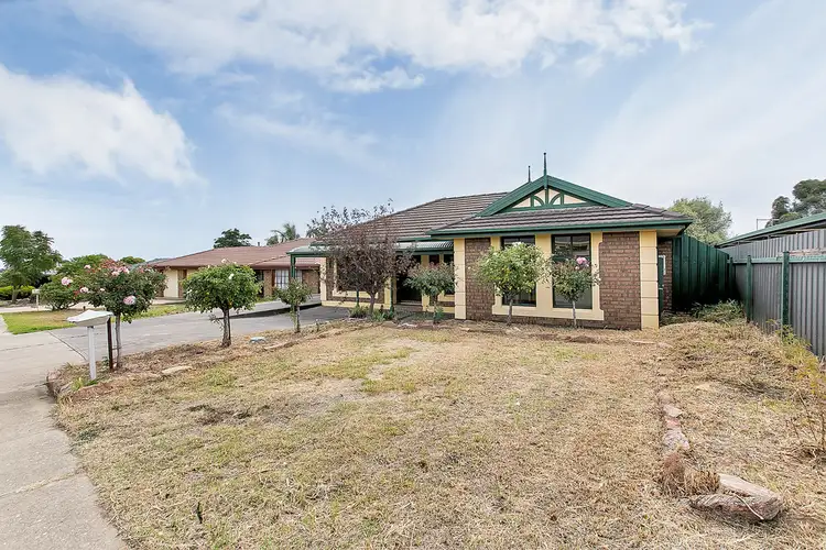17 Lennon Drive, Woodcroft SA 5162