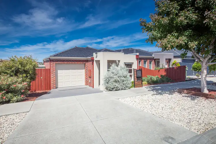 2/58 Burge Drive, Sunbury VIC 3429