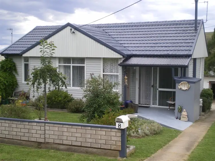 8 Norman Dykes Ave, Cooma NSW 2630