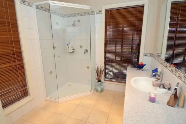 Seventh view of Homely house listing, 19 Caroline Court, Echuca VIC 3564