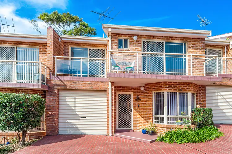 4/8 Carnegie Circuit, Chifley NSW 2036