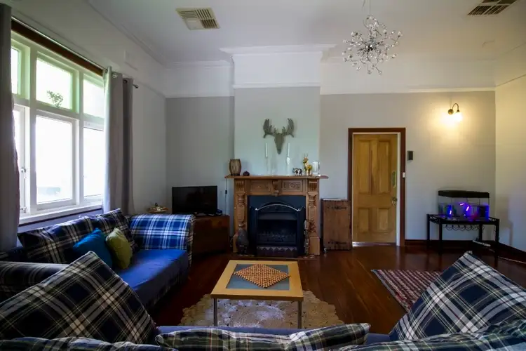 21 Wooloomooloo Road, Greenmount WA 6056