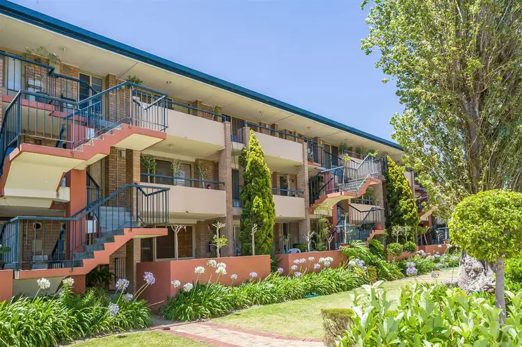 3/2 Stirling St, South Perth WA 6151