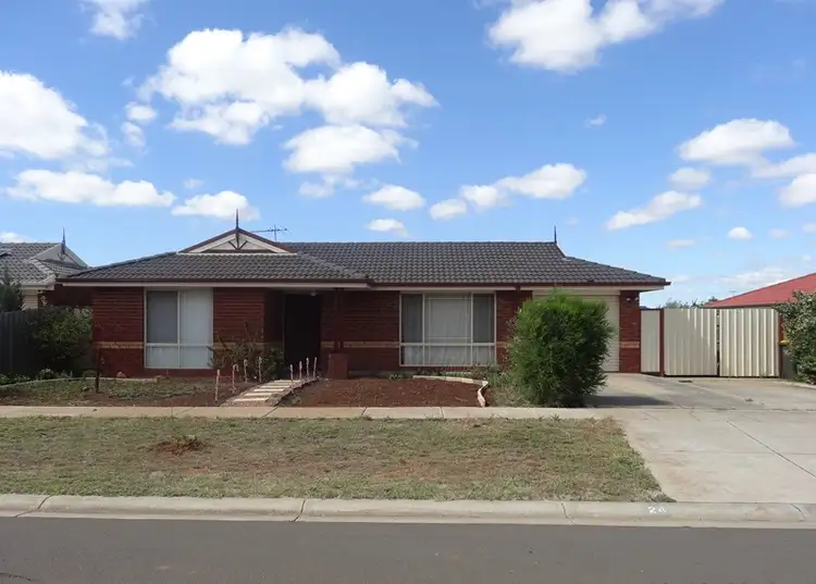 24 McLennan Avenue, Bacchus Marsh VIC 3340
