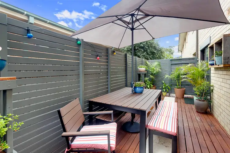 2/32 Seabeach Avenue, Mona Vale NSW 2103