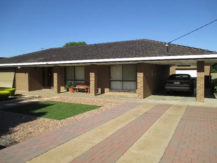16 Loveridge Street, Ouyen VIC 3490