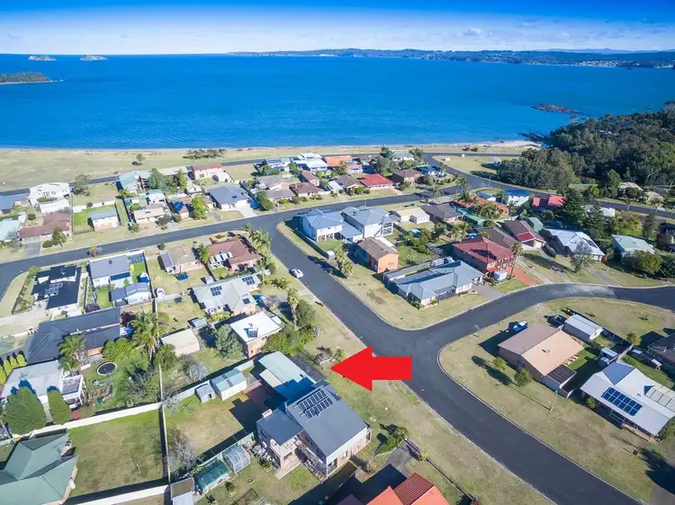 16 Blue Gum Parade, Maloneys Beach NSW 2536