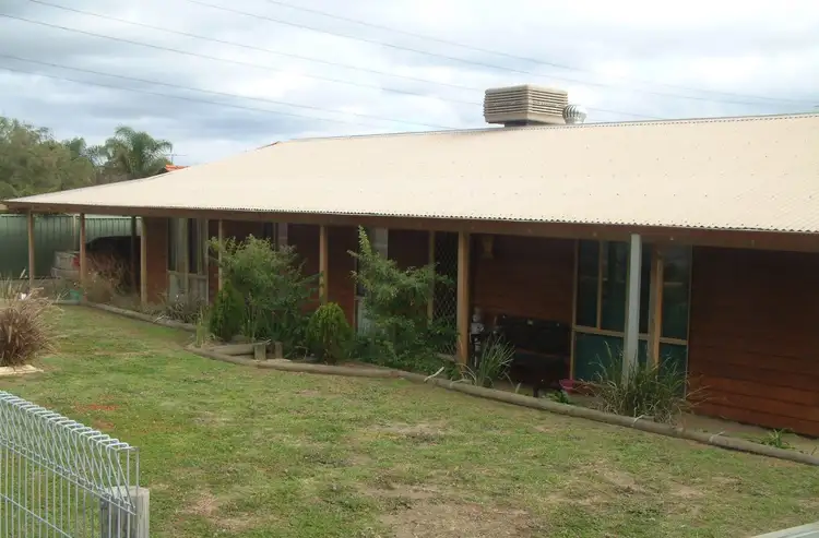 5 Buckingham Rd, Swan View WA 6056