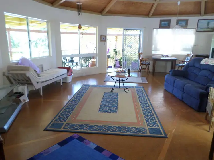 14 SQUIRE STREET, Macleay Island QLD 4184