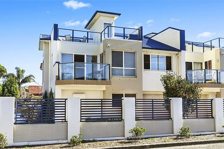 1/70 Sydney Avenue, Umina Beach NSW 2257