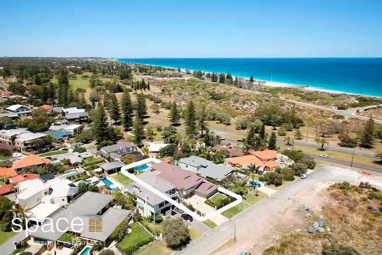17 Lowanna Way, City Beach WA 6015