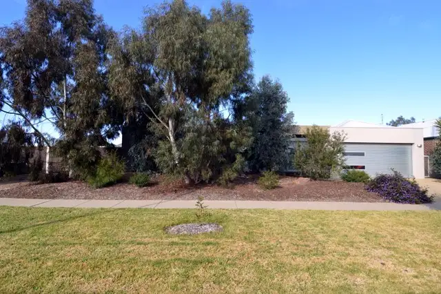 Second view of Homely house listing, 5 Sunset Avenue, Echuca West VIC 3564