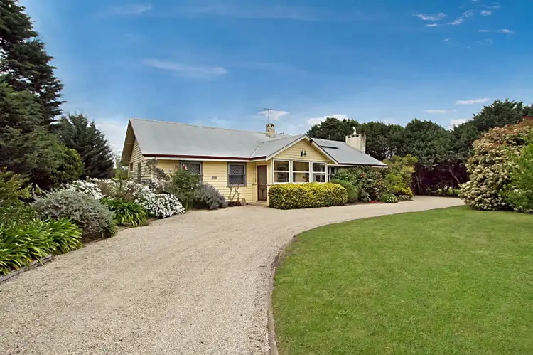 21 Morrow Road, Gisborne VIC 3437