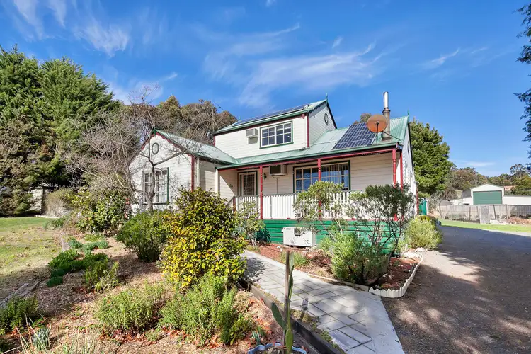 15 Urquhart Street, Gordon VIC 3345