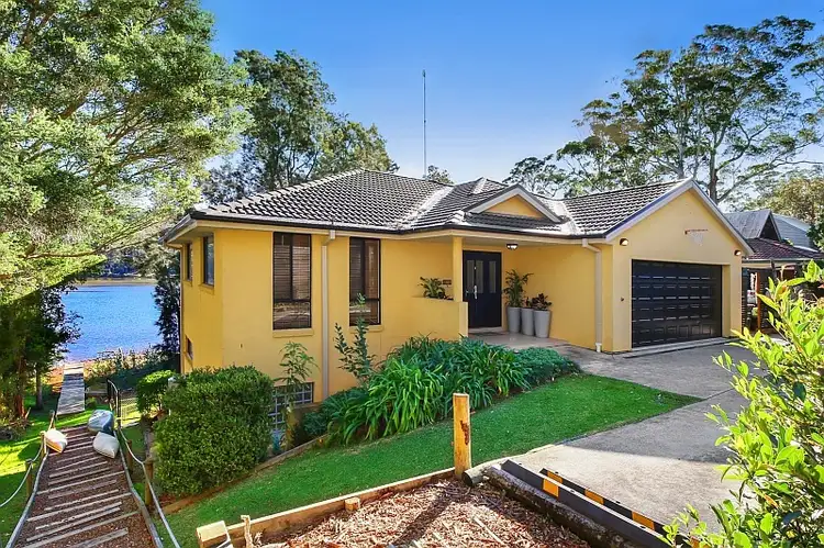 69a The Round Drive, Avoca Beach NSW 2251