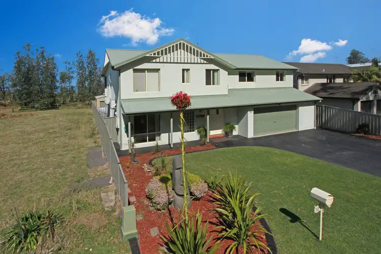 90 Sandy Place, Long Beach NSW 2536
