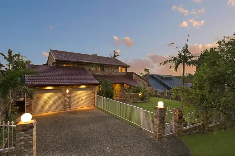 54 HANNAH ST, Mount Ommaney QLD 4074