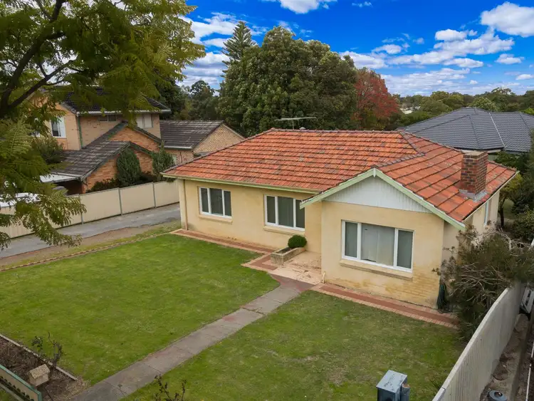 15 Warner Rd, High Wycombe WA 6057