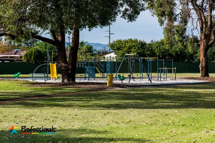 Second view of Homely house listing, 4 Ivanhoe pl, Gosnells WA 6110