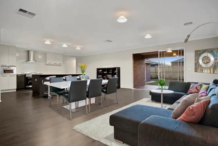 Second view of Homely house listing, 7 Illes Court, Berwick VIC 3806