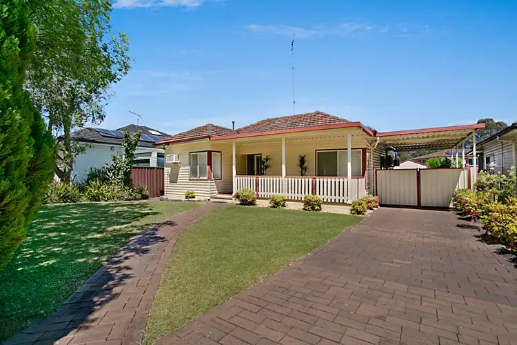 Second view of Homely house listing, 31 Chisholm Crescent, Bradbury NSW 2560