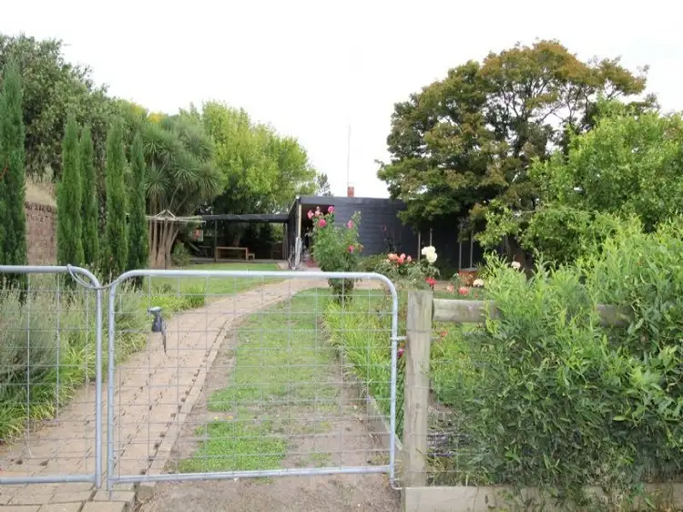 50-52 Ridgway, Mirboo North VIC 3871