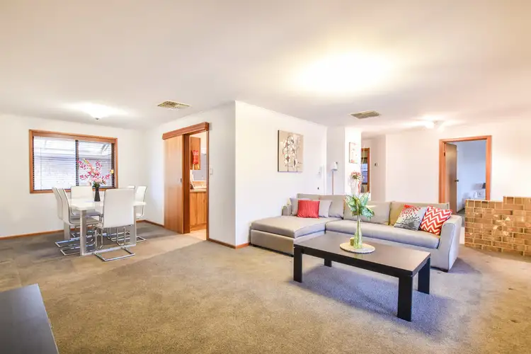 18 Jutland Parade, Woodcroft SA 5162