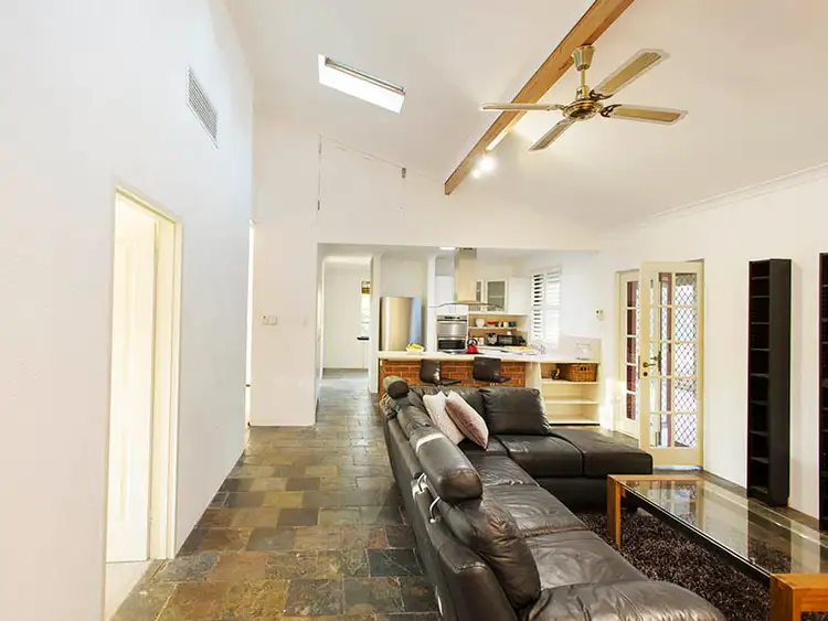 13 Wooloomooloo Road, Greenmount WA 6056