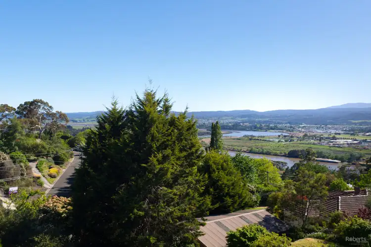 17 Cherry Road, Trevallyn TAS 7250