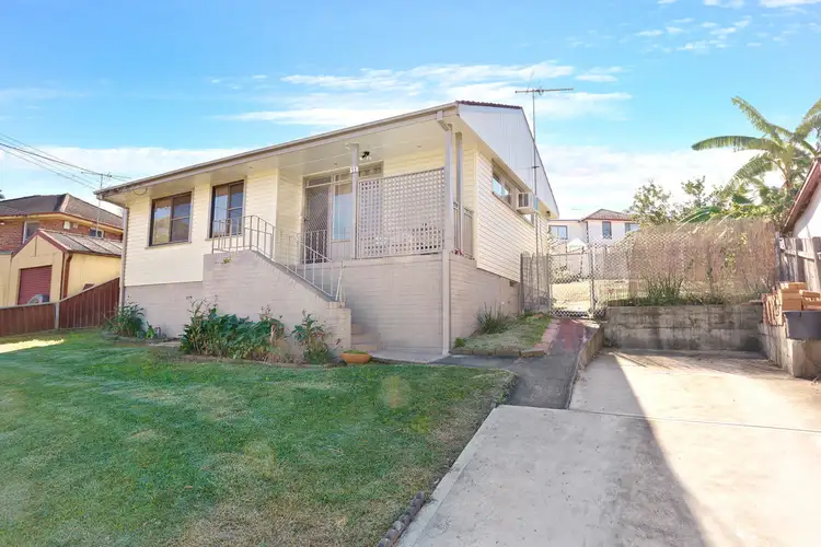 11 Dargie Street, Mount Pritchard NSW 2170