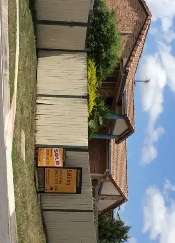 2 Leighton Dr, Edens Landing QLD 4207