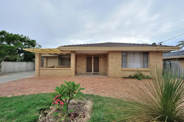 15 Okehampton Road, Warnbro WA 6169