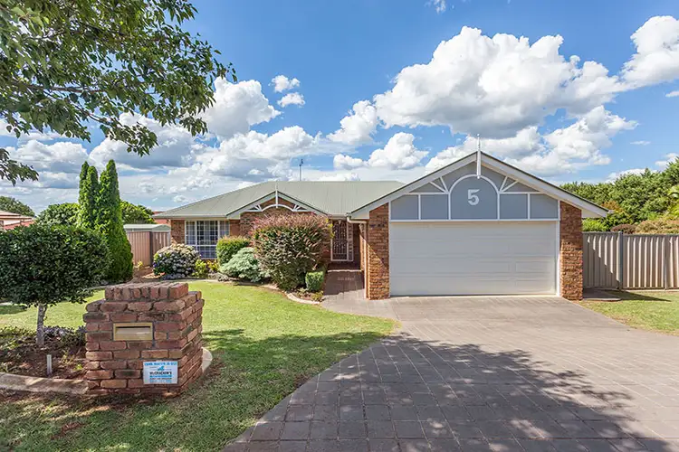 5 Lobwein Court, Middle Ridge QLD 4350