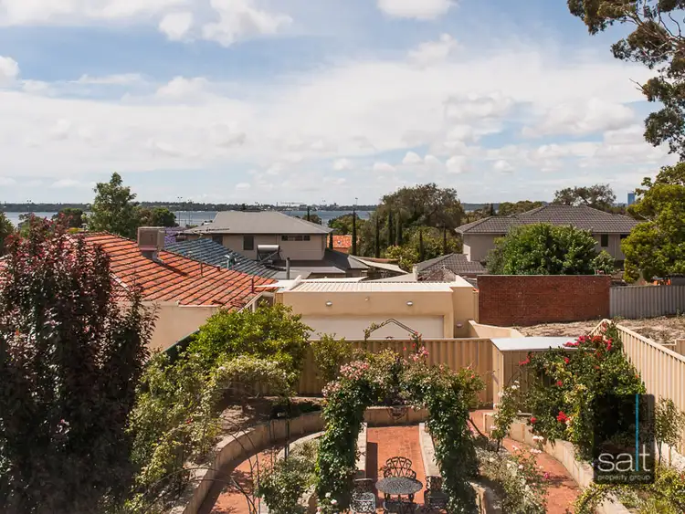 37 Davy Street, Alfred Cove WA 6154