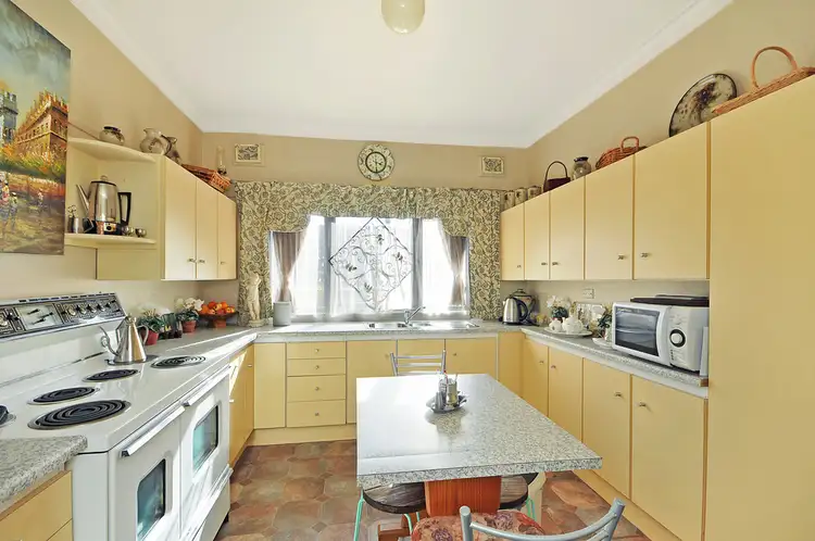 Fifth view of Homely house listing, 18 Oatley Avenue, Katoomba NSW 2780