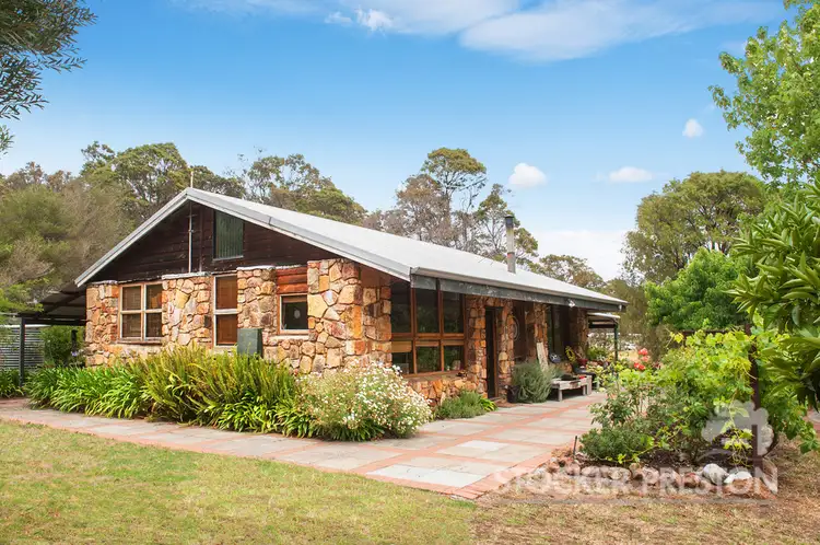 24 Memorial Drive, Cowaramup WA 6284