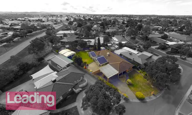 Second view of Homely house listing, 4 Yale Court, Sunbury VIC 3429