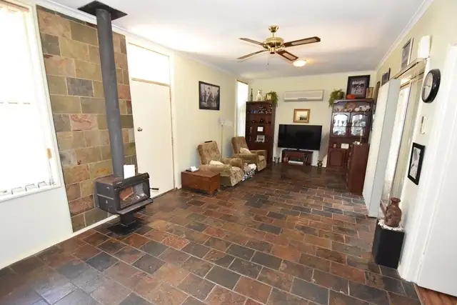 Fifth view of Homely house listing, 81 UNDOOLYA ROAD, East Side NT 870