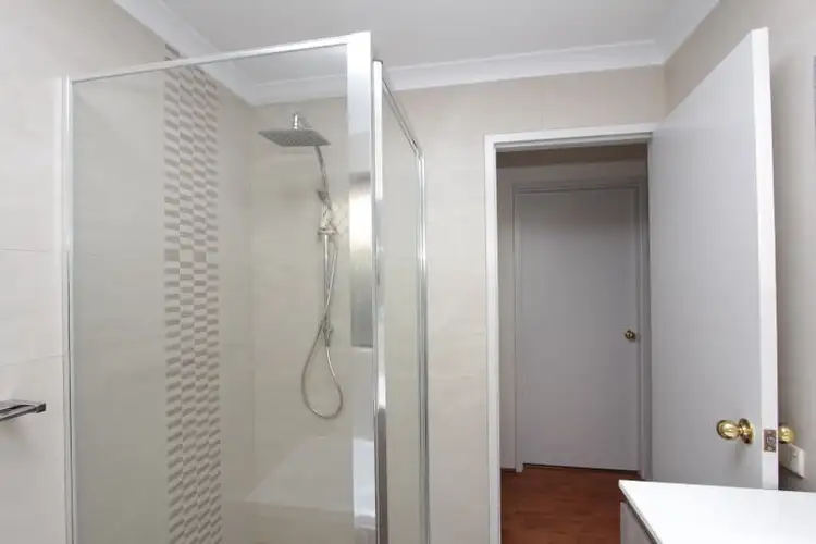 Seventh view of Homely house listing, 5 Tivella Court, Willetton WA 6155