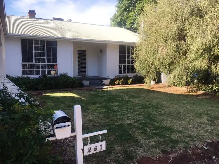 251 Wakaden Street, Griffith NSW 2680