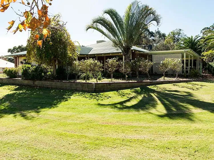 5 Waterside Pass, Byford WA 6122