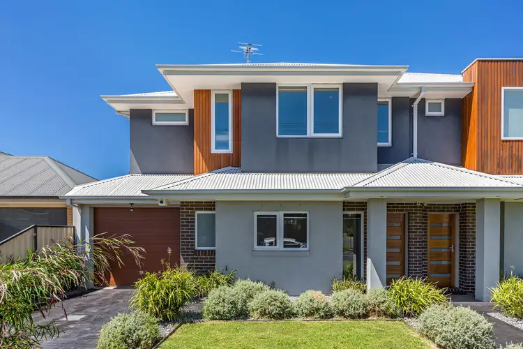 2/42 Grieve Parade, Altona VIC 3018