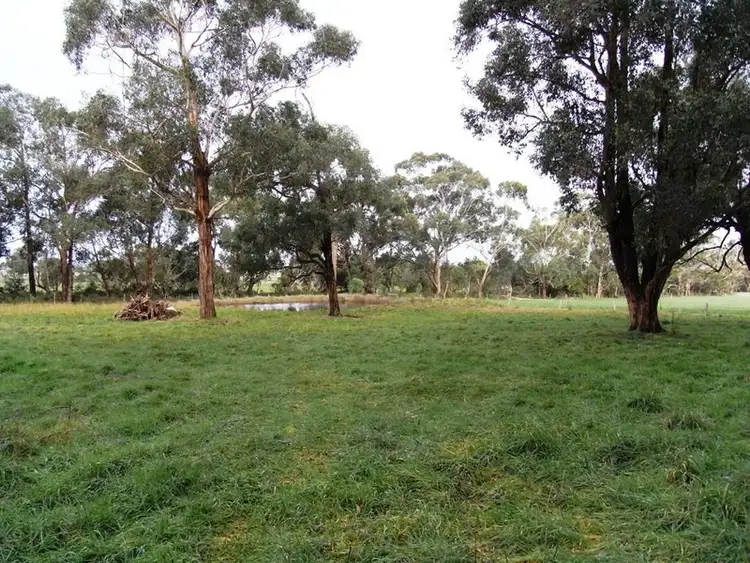 - Korumburra South Road, Korumburra VIC 3950
