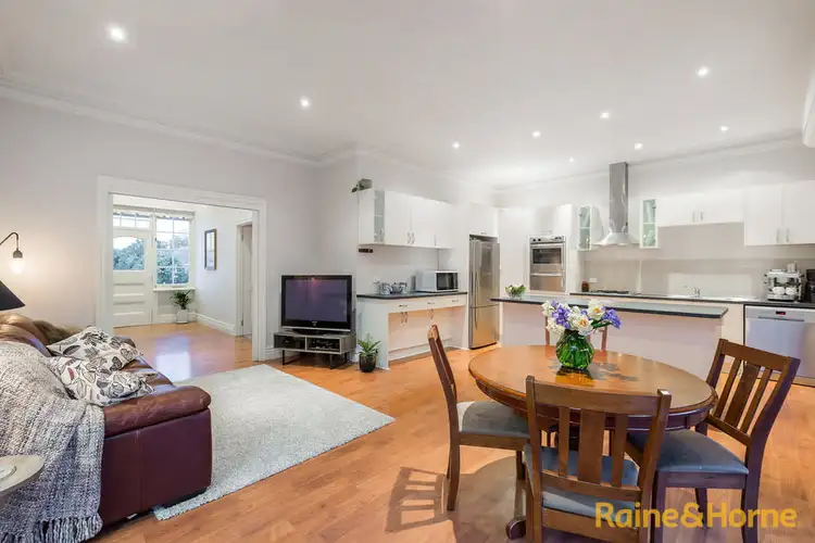 299 Douglas Pde, Newport VIC 3015