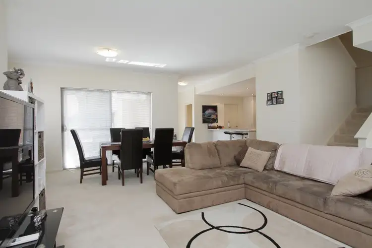 1/18 Deanmore Bend, Hammond Park WA 6164