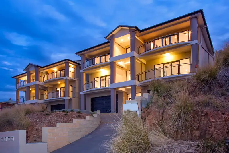 Main view of Homely unit listing, 4/18-20 Railway Street, Turvey Park NSW 2650